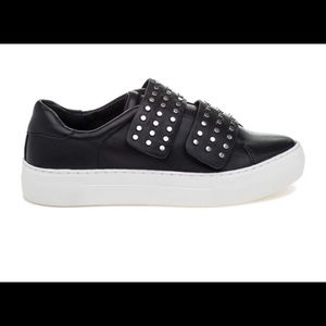 J slide trendy sneakers